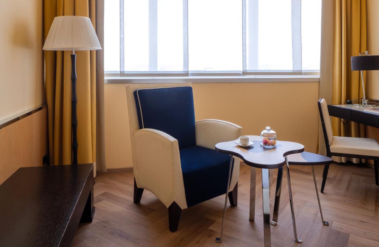 Una Hotels Malpensa Cerro Lago Maggiore Exteriér fotografie